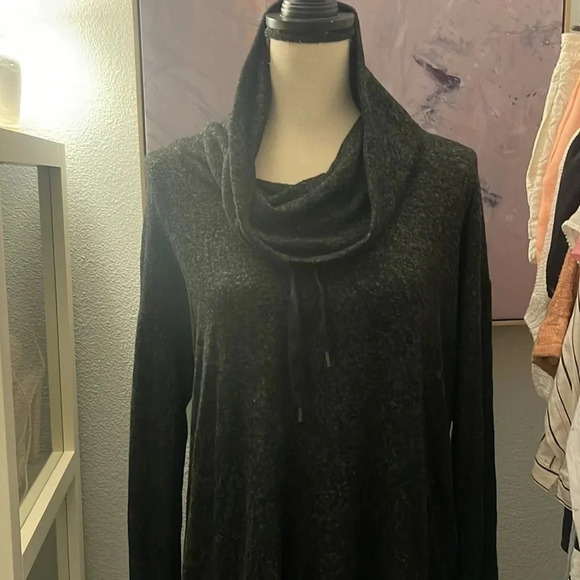 Hacci Cowl Neck Maternity Sweatshirt - Picture 6 of 10